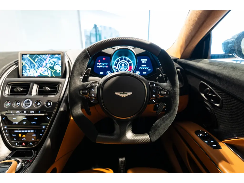 2023 DBS 770 Ultimate Coupe thumbnail vehicle image 2