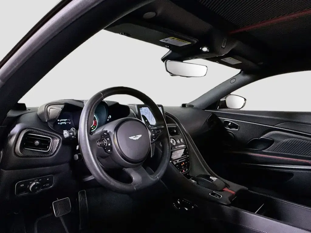 2023 DBS 770 Ultimate Coupe thumbnail vehicle image 2