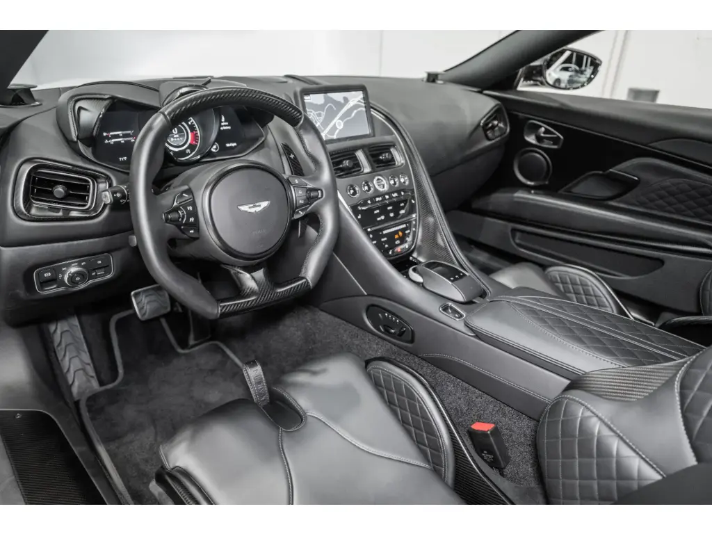 2023 DBS 770 Ultimate Coupe thumbnail vehicle image 2