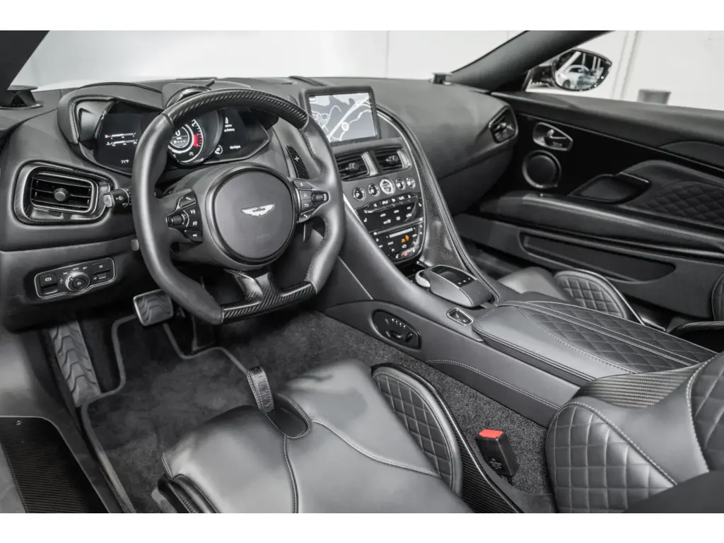 2023 DBS 770 Ultimate Coupe thumbnail vehicle image 2