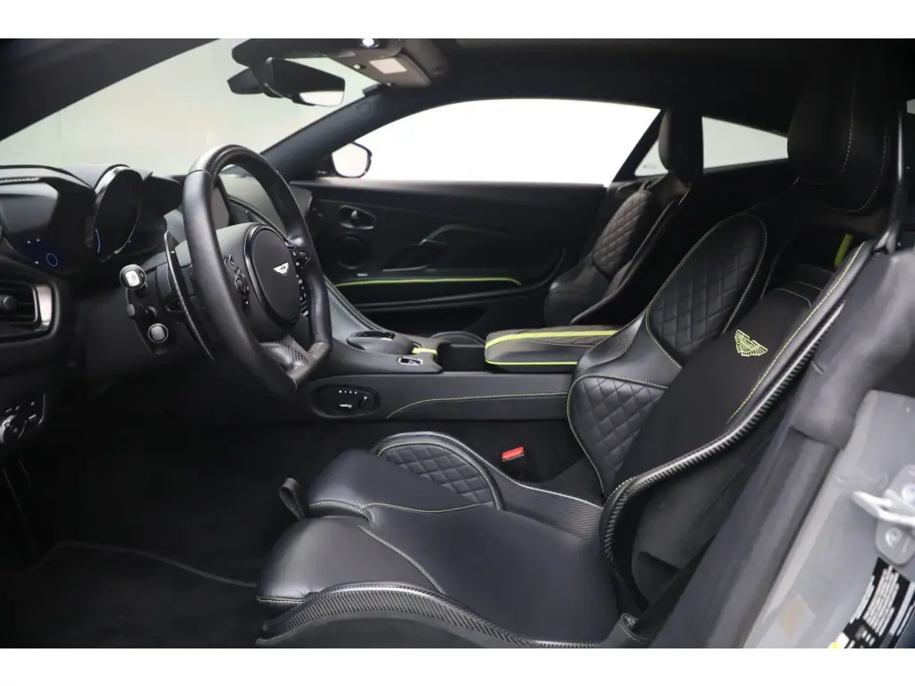 2023 DBS 770 Ultimate Coupe thumbnail vehicle image 2