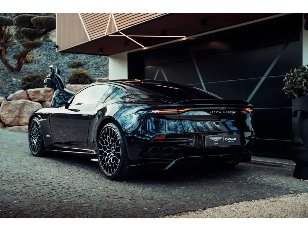 2023 DBS 770 Ultimate Coupe thumbnail vehicle image 1