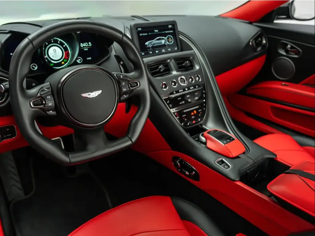 2023 DBS 770 Ultimate Coupe thumbnail vehicle image 2