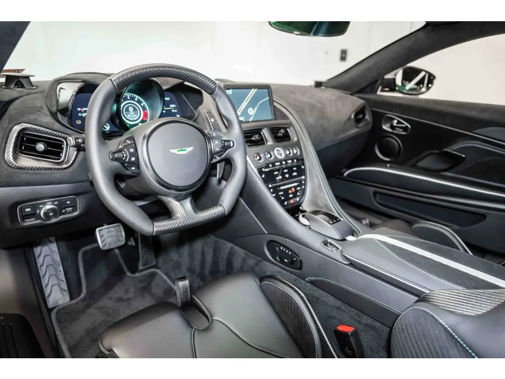 2023 DBS 770 Ultimate Coupe thumbnail vehicle image 2