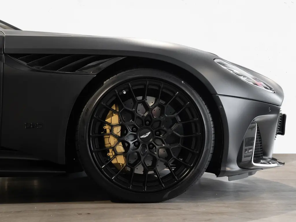 2023 DBS 770 Ultimate Volante thumbnail vehicle image 3