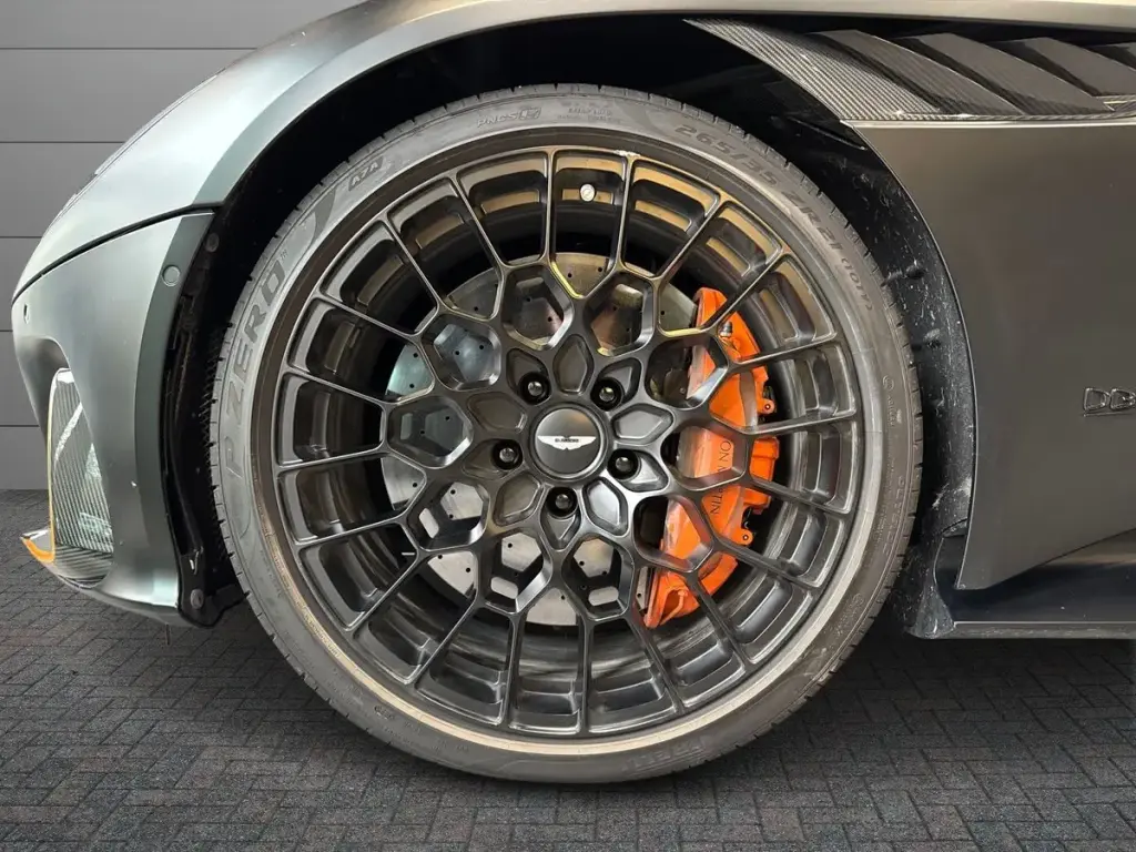 2023 DBS 770 Ultimate Volante thumbnail vehicle image 3