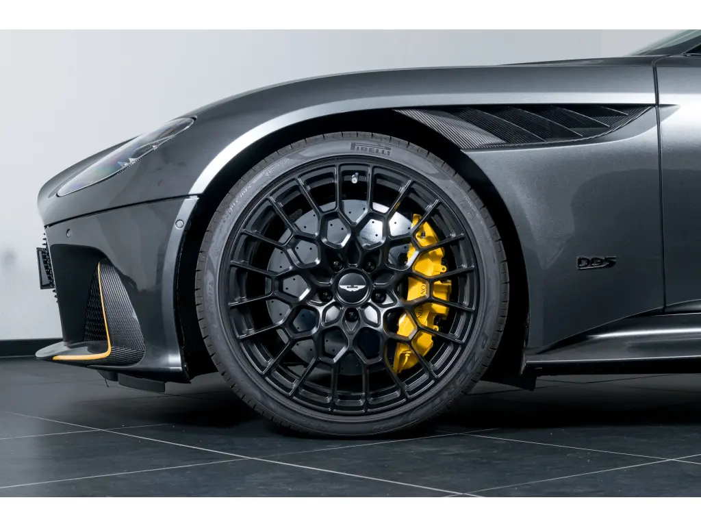 2023 DBS 770 Ultimate Volante thumbnail vehicle image 3
