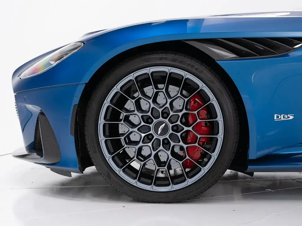 2023 DBS 770 Ultimate Volante thumbnail vehicle image 3