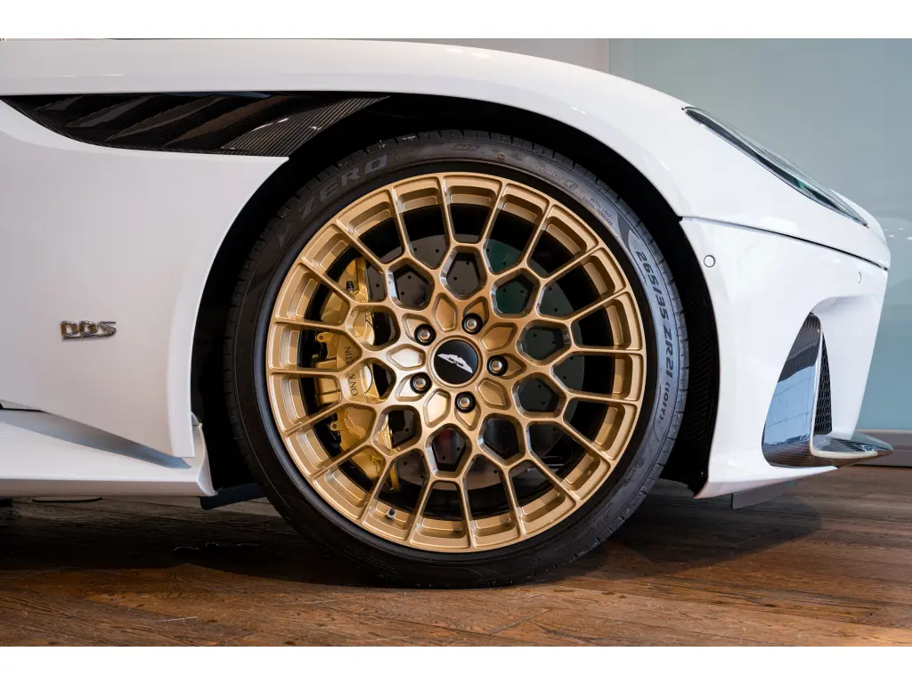 2023 DBS 770 Ultimate Volante thumbnail vehicle image 3