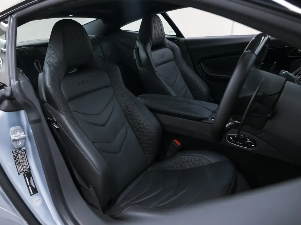 2019 DBS Superleggera Coupe thumbnail vehicle image 2