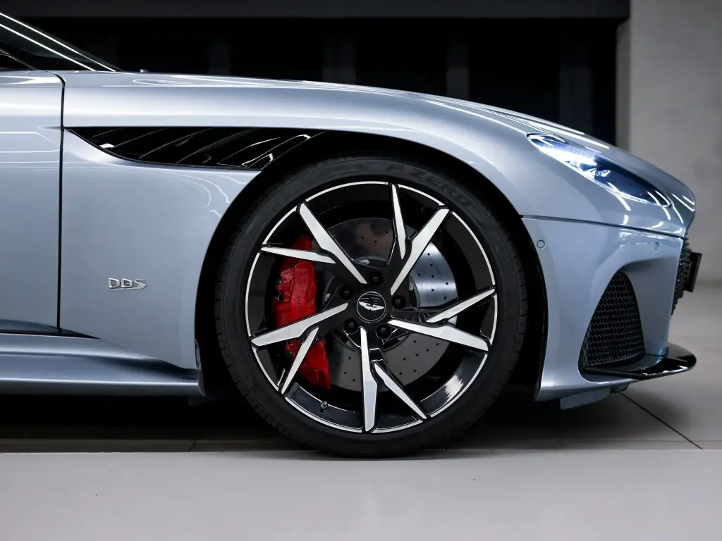 2019 DBS Superleggera Coupe thumbnail vehicle image 3