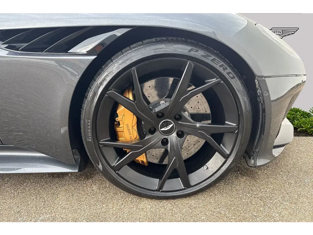 2019 DBS Superleggera Coupe thumbnail vehicle image 3