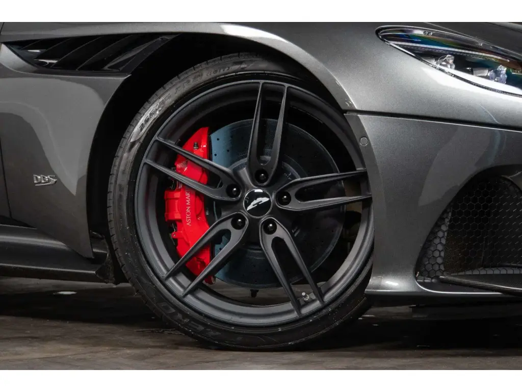 2019 DBS Superleggera Coupe thumbnail vehicle image 3