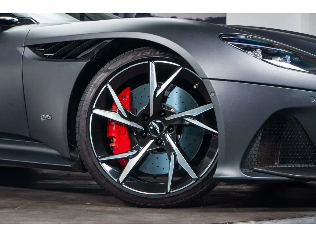 2019 DBS Superleggera Coupe thumbnail vehicle image 3