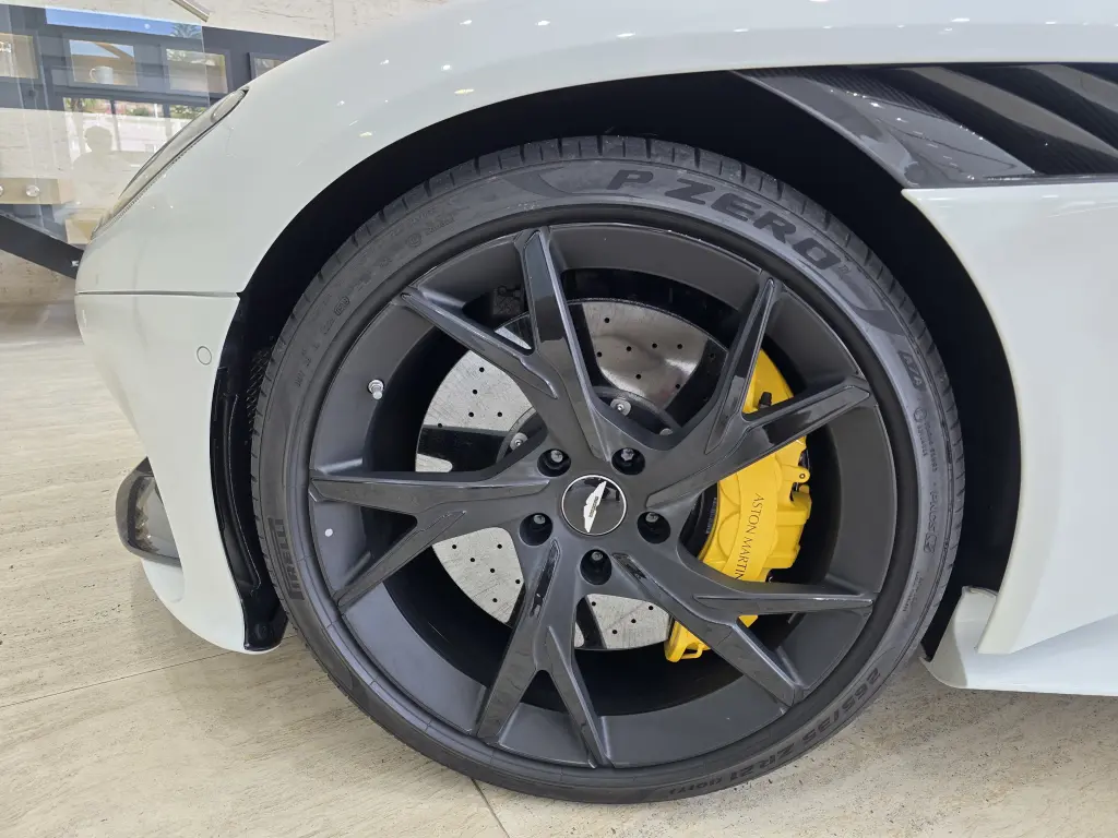 2019 DBS Superleggera Coupe thumbnail vehicle image 3