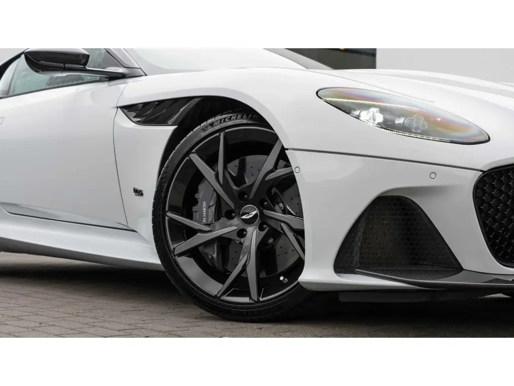 2019 DBS Superleggera Coupe thumbnail vehicle image 3
