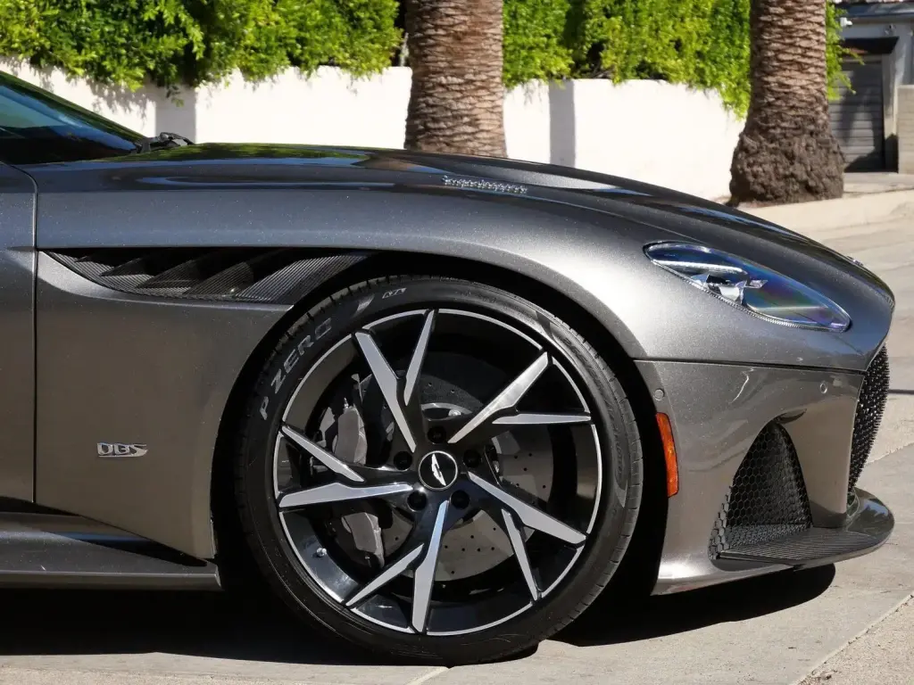 2019 DBS Superleggera Coupe thumbnail vehicle image 3