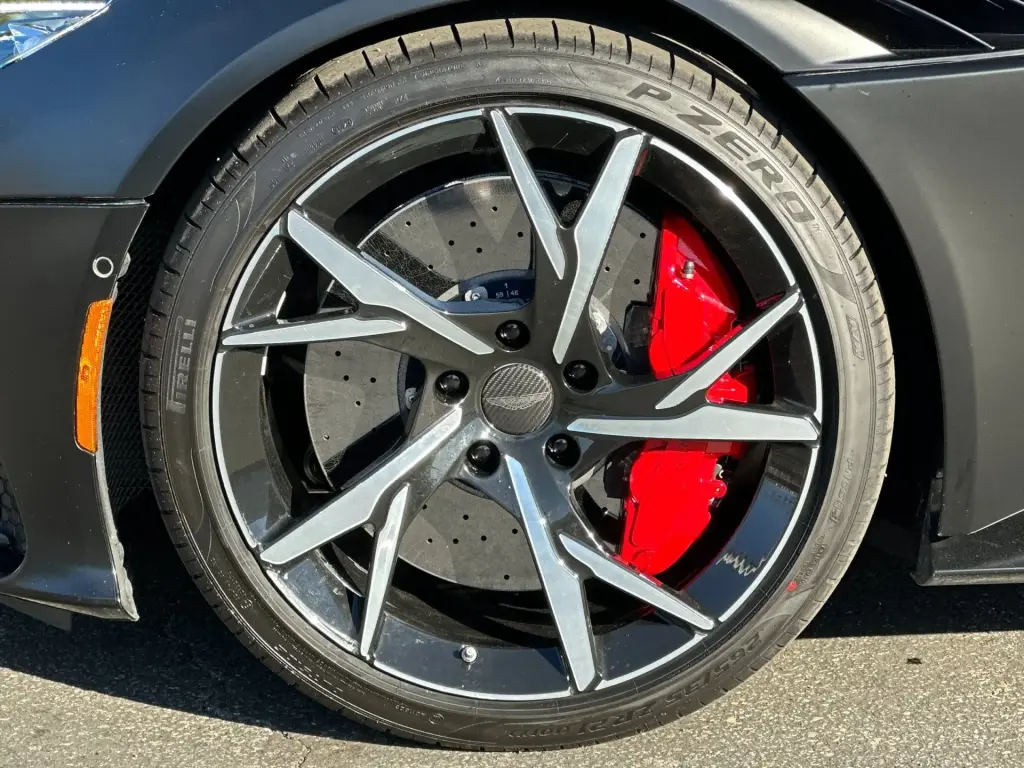 2019 DBS Superleggera Coupe thumbnail vehicle image 3