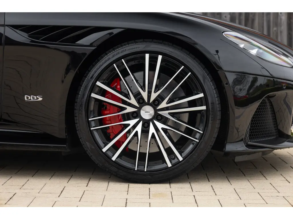 2020 DBS Superleggera Coupe thumbnail vehicle image 3