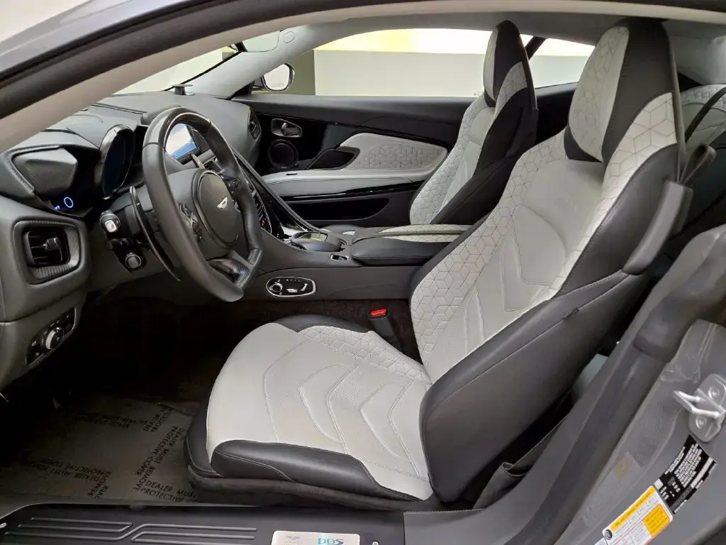 2020 DBS Superleggera Coupe thumbnail vehicle image 2
