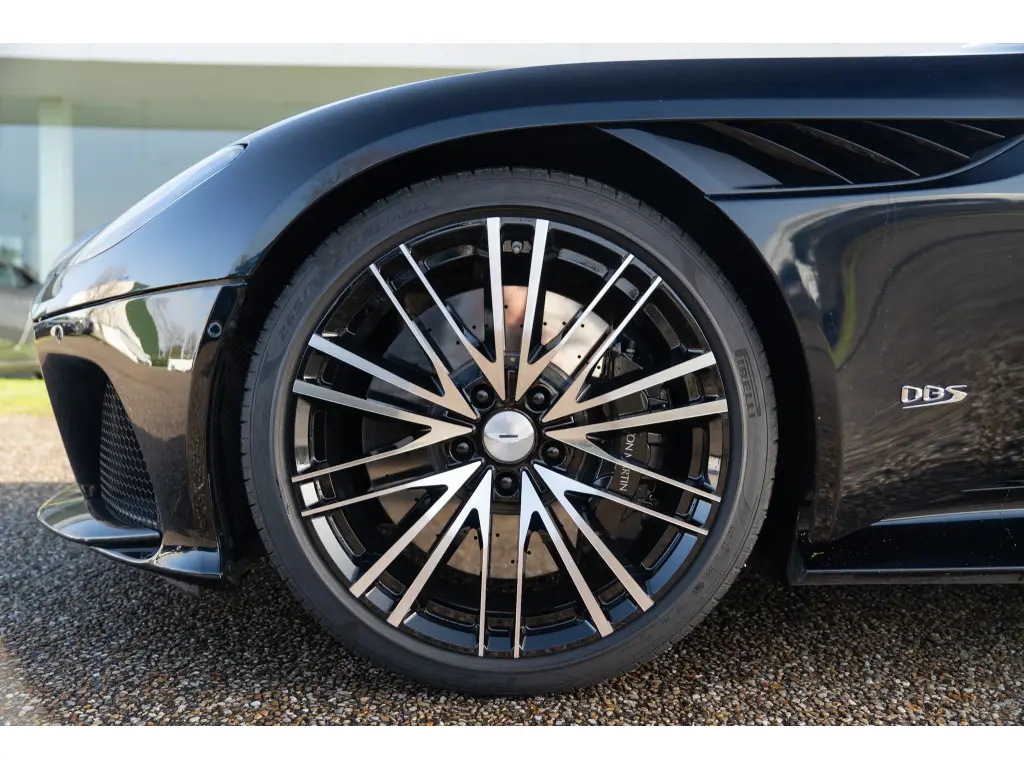 2020 DBS Superleggera Coupe thumbnail vehicle image 3