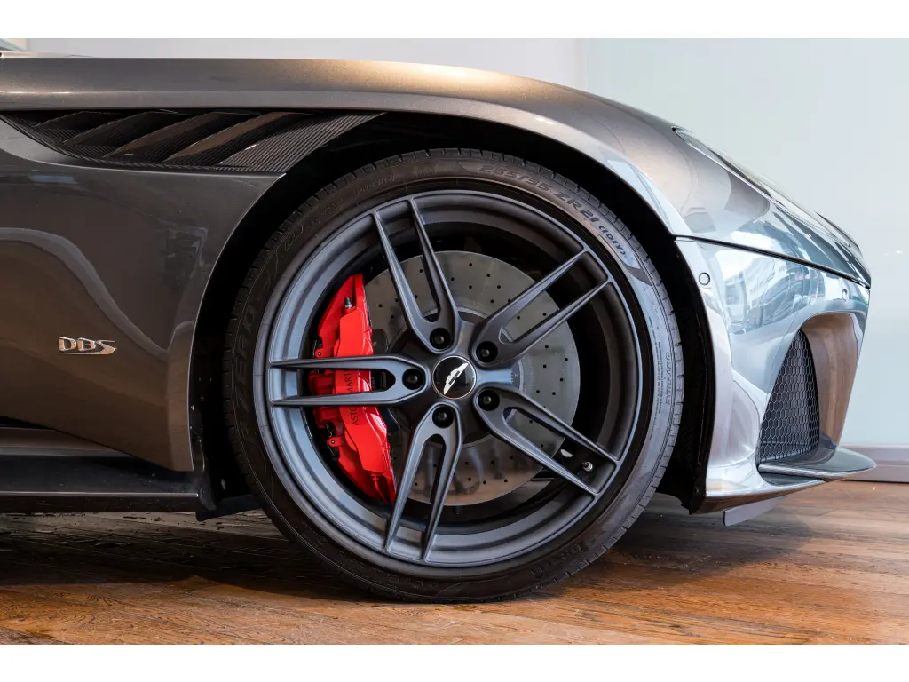 2020 DBS Superleggera Coupe thumbnail vehicle image 3