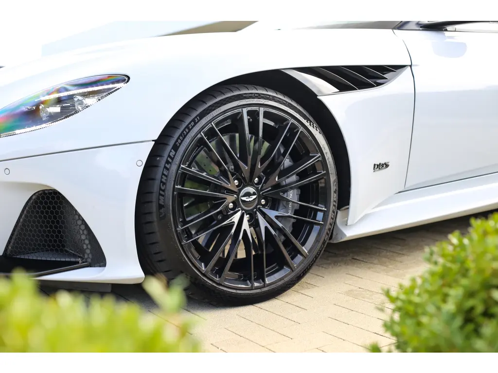 2021 DBS Superleggera Coupe thumbnail vehicle image 3