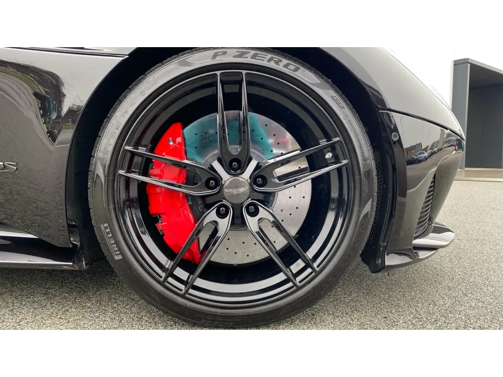 2021 DBS Superleggera Coupe thumbnail vehicle image 3