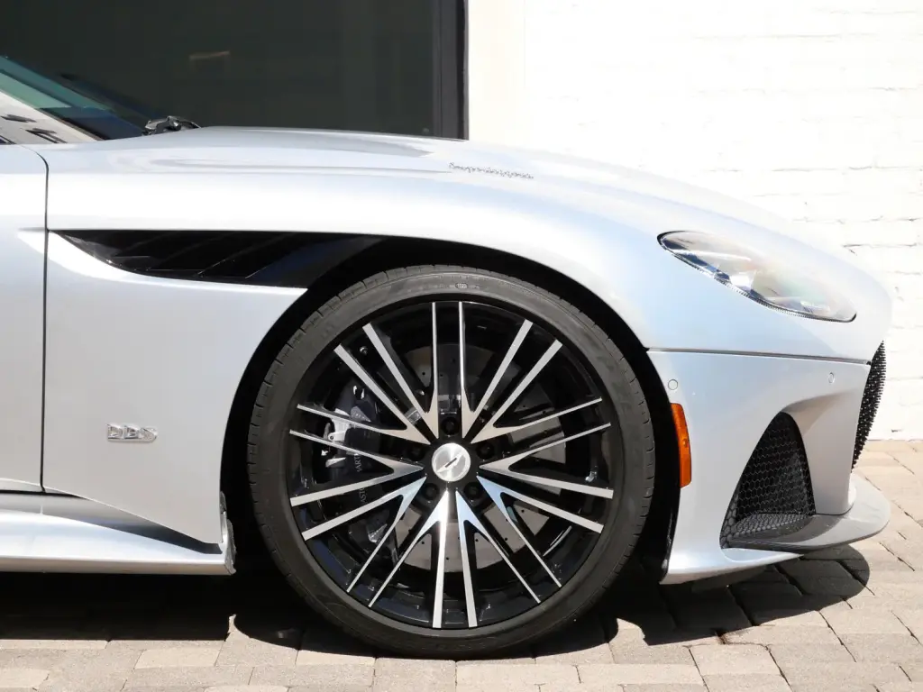 2021 DBS Superleggera Coupe thumbnail vehicle image 3