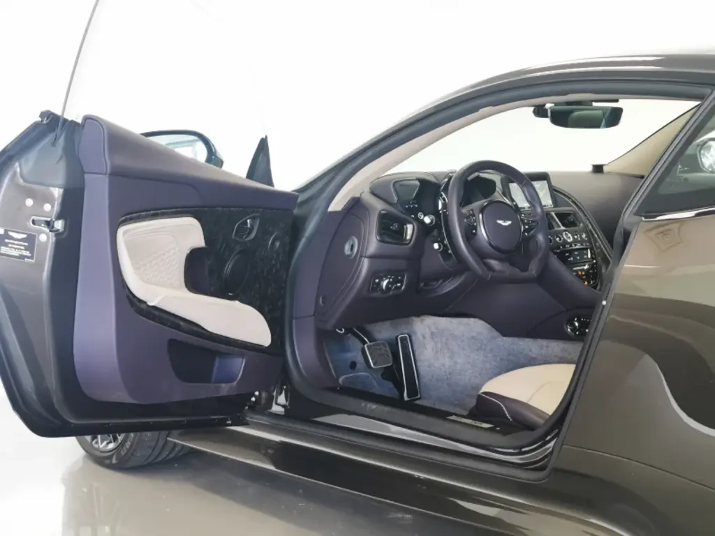 2021 DBS Superleggera Coupe thumbnail vehicle image 2