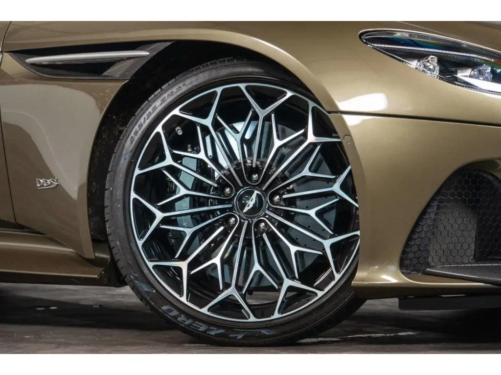2020 DBS Superleggera OHMSS Edition Coupe thumbnail vehicle image 3