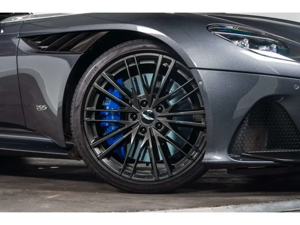 2020 DBS Superleggera Volante thumbnail vehicle image 3