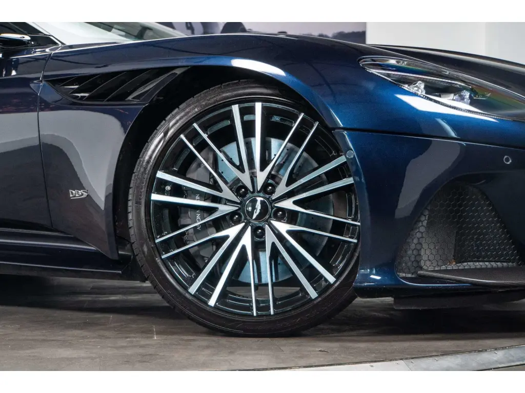 2020 DBS Superleggera Volante thumbnail vehicle image 3