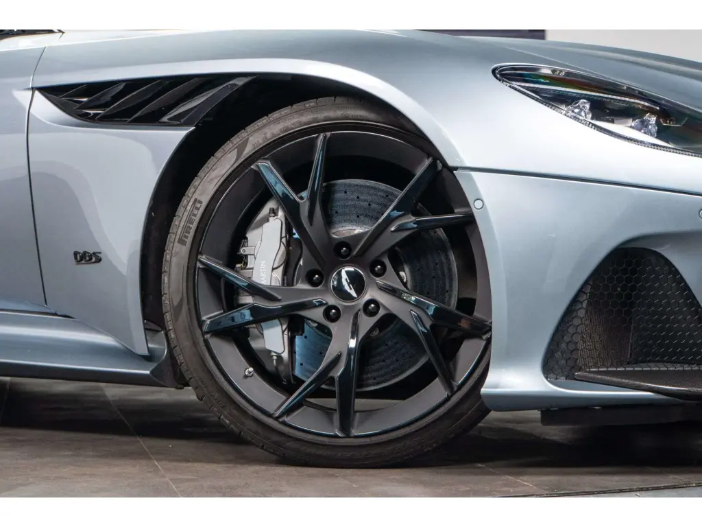 2020 DBS Superleggera Volante thumbnail vehicle image 3