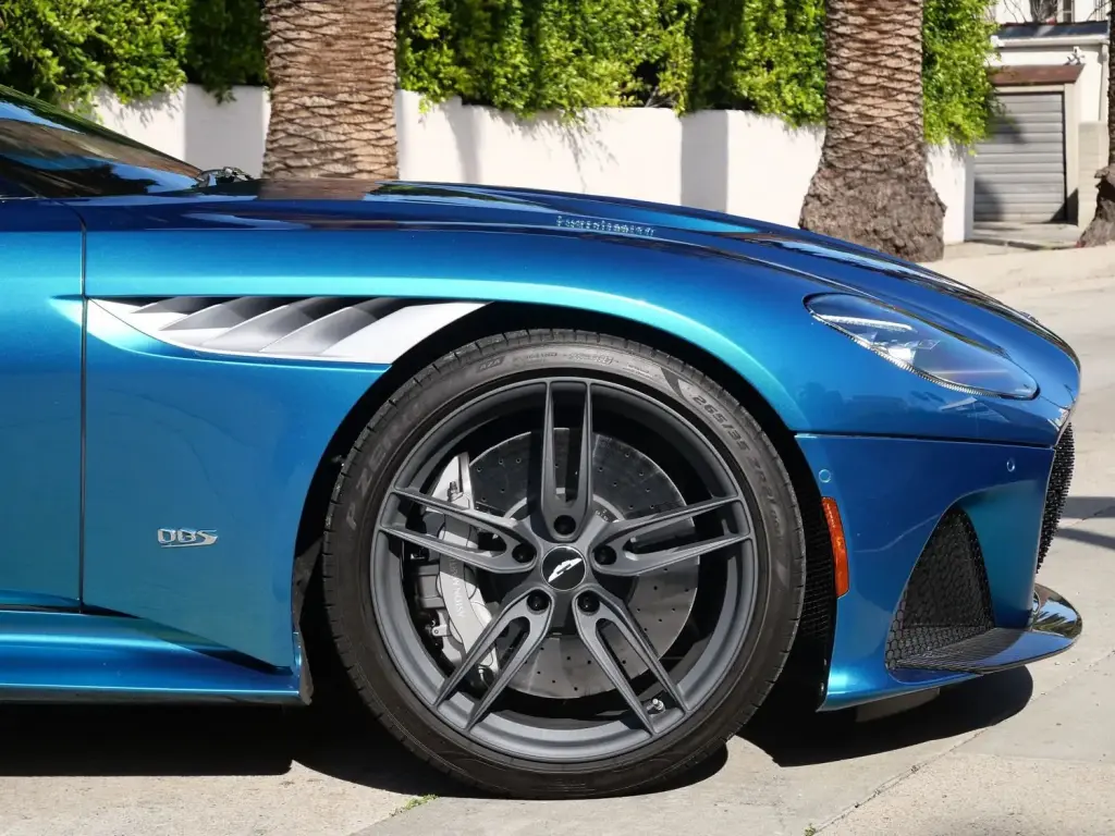2020 DBS Superleggera Volante thumbnail vehicle image 3