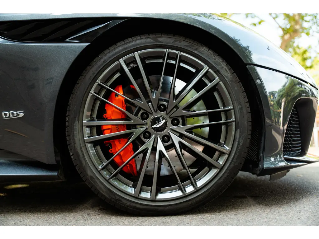 2020 DBS Superleggera Volante thumbnail vehicle image 3