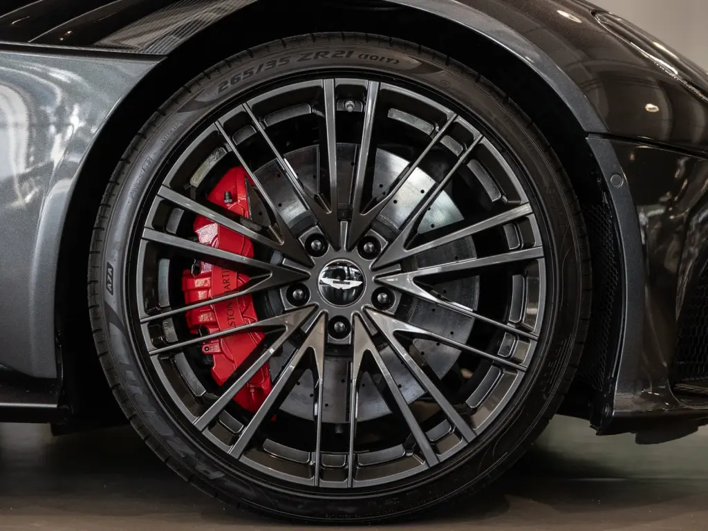 2020 DBS Superleggera Volante thumbnail vehicle image 3