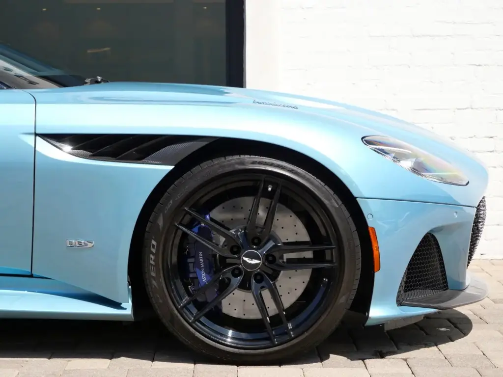 2020 DBS Superleggera Volante thumbnail vehicle image 3