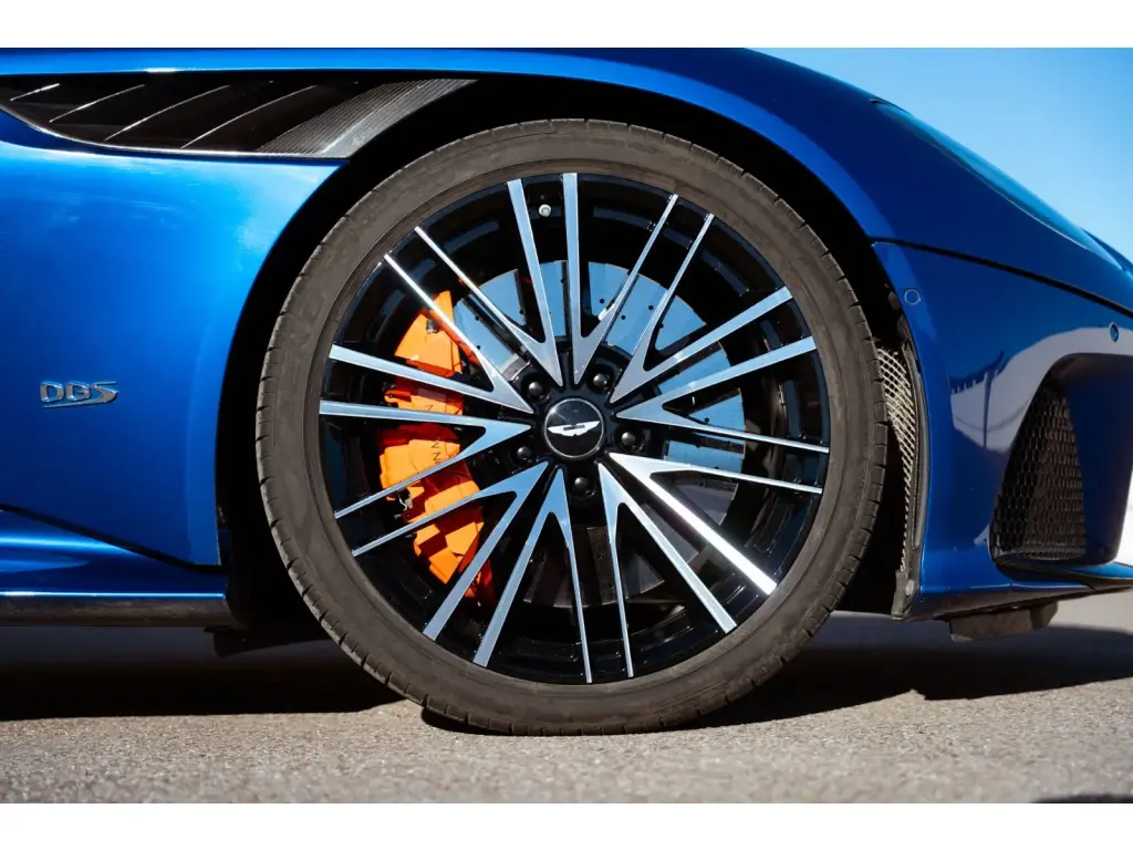 2020 DBS Superleggera Volante thumbnail vehicle image 3