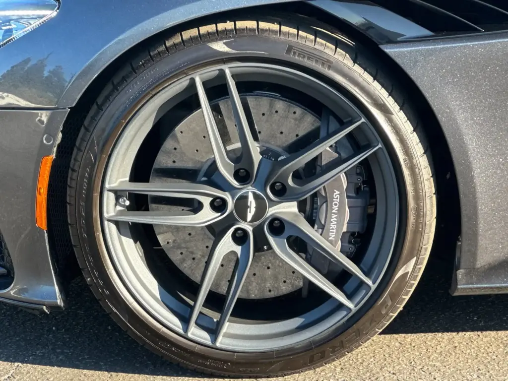 2020 DBS Superleggera Volante thumbnail vehicle image 3