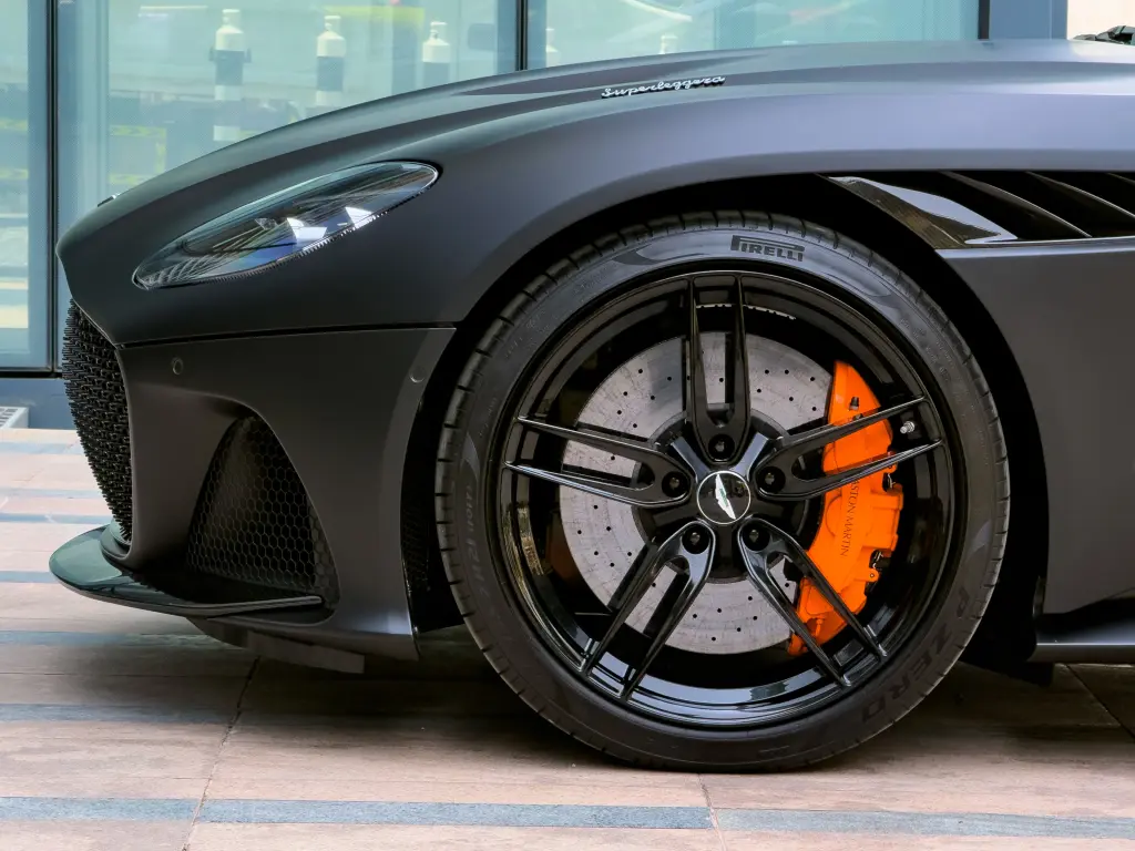 2020 DBS Superleggera Volante thumbnail vehicle image 3