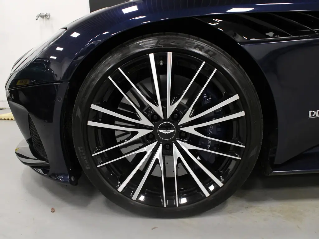 2021 DBS Superleggera Volante thumbnail vehicle image 3