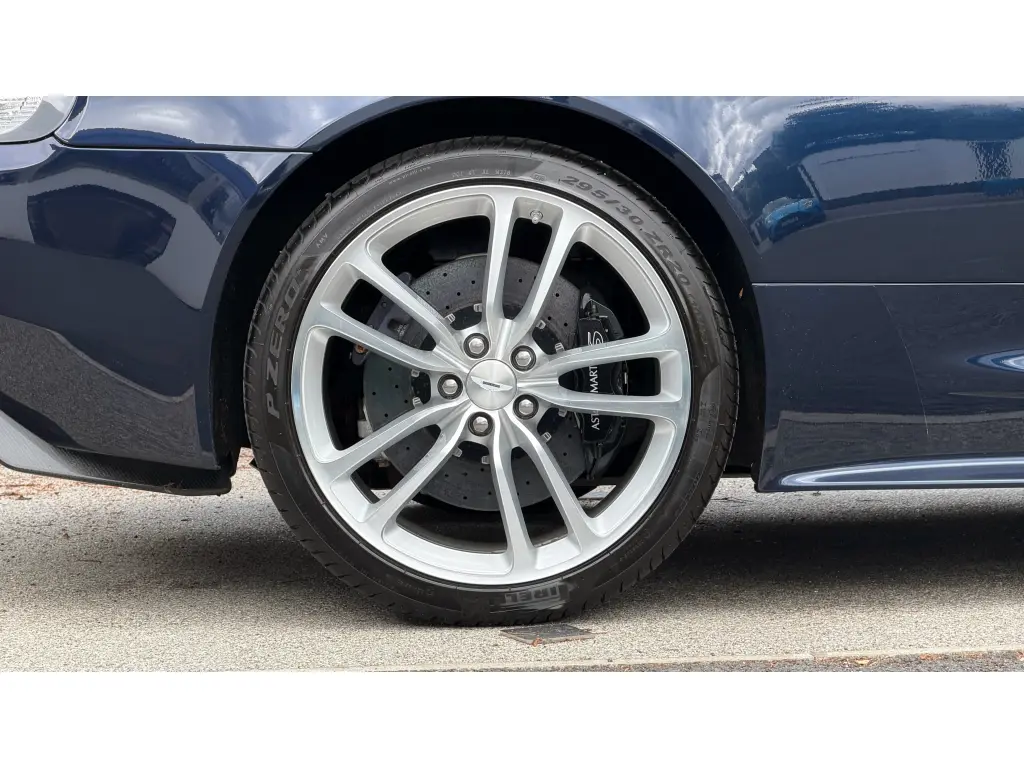 2011 DBS V12 Volante thumbnail vehicle image 3