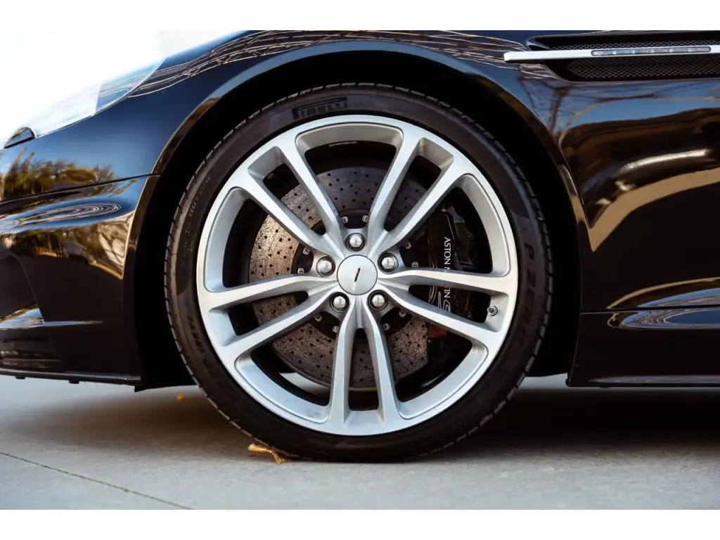 2011 DBS V12 Volante thumbnail vehicle image 3