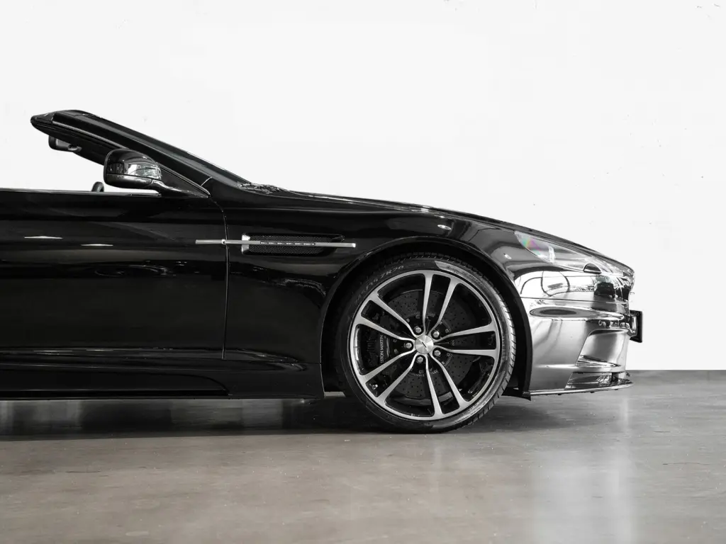 2011 DBS V12 Volante thumbnail vehicle image 3