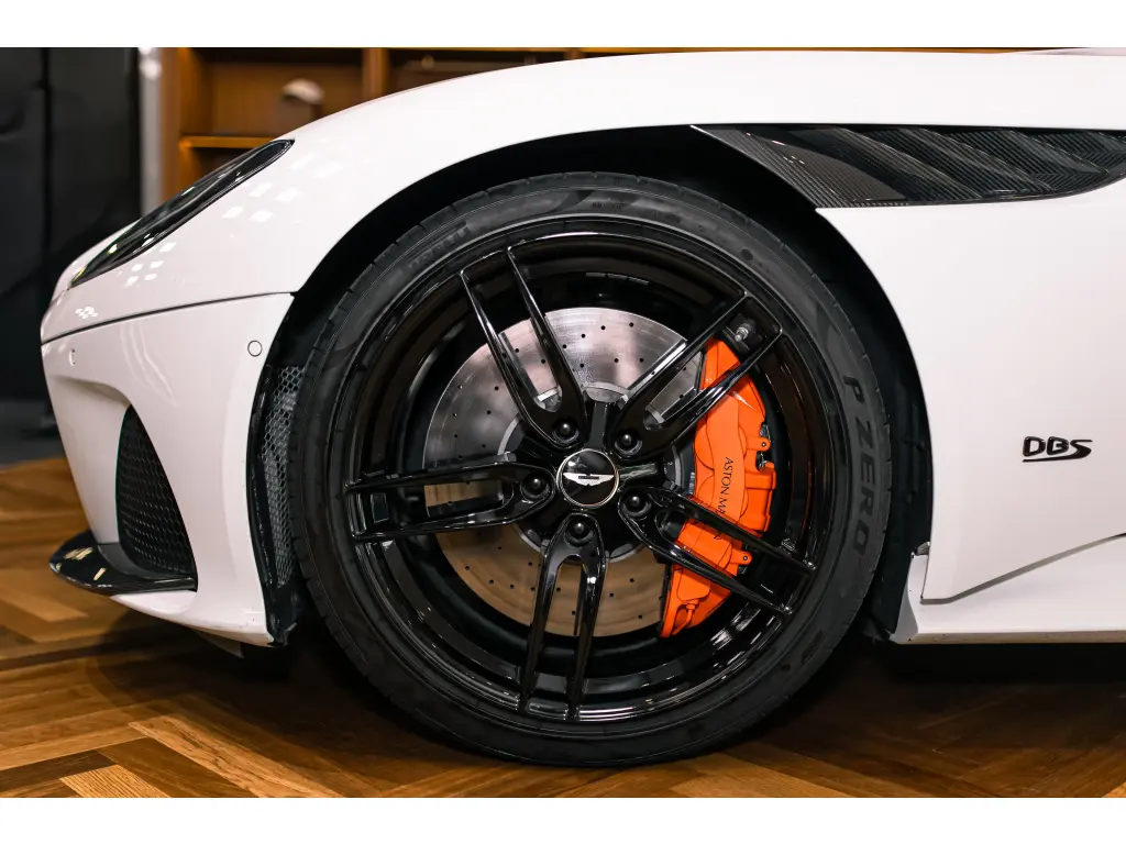 2012 DBS V12 Volante thumbnail vehicle image 3