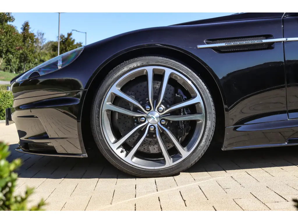 2012 DBS V12 Volante thumbnail vehicle image 3