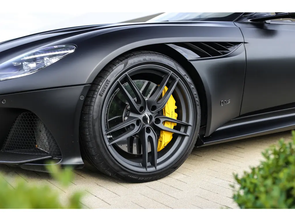 2022 DBS Volante thumbnail vehicle image 3