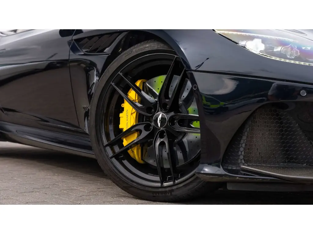 2022 DBS Volante thumbnail vehicle image 3