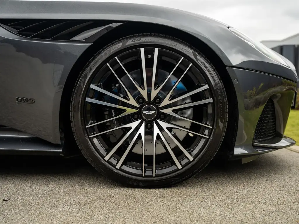 2022 DBS Volante thumbnail vehicle image 3